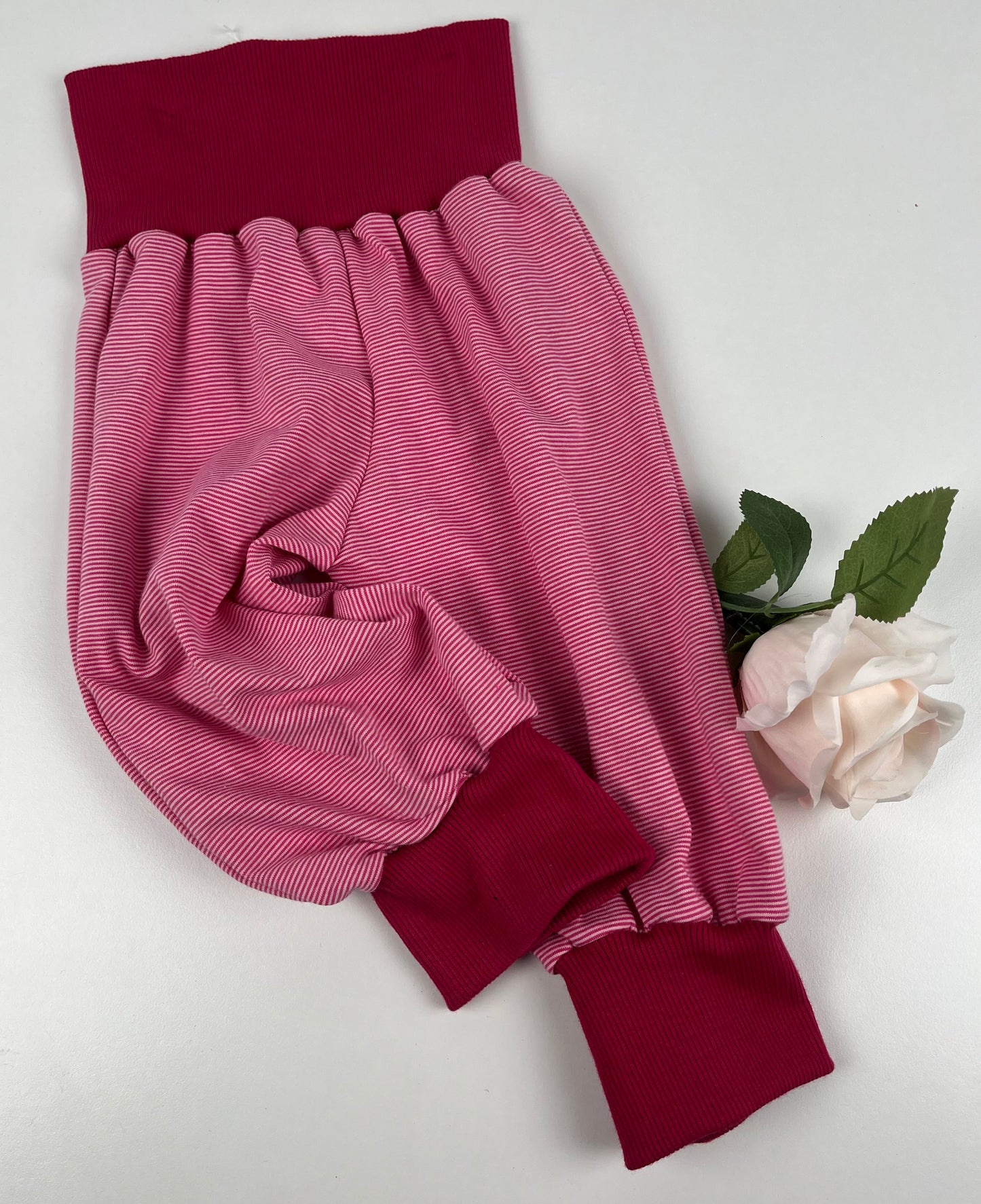 Handgemachte Babyhose – ein liebevolles Unikat Gr. 62 / 68