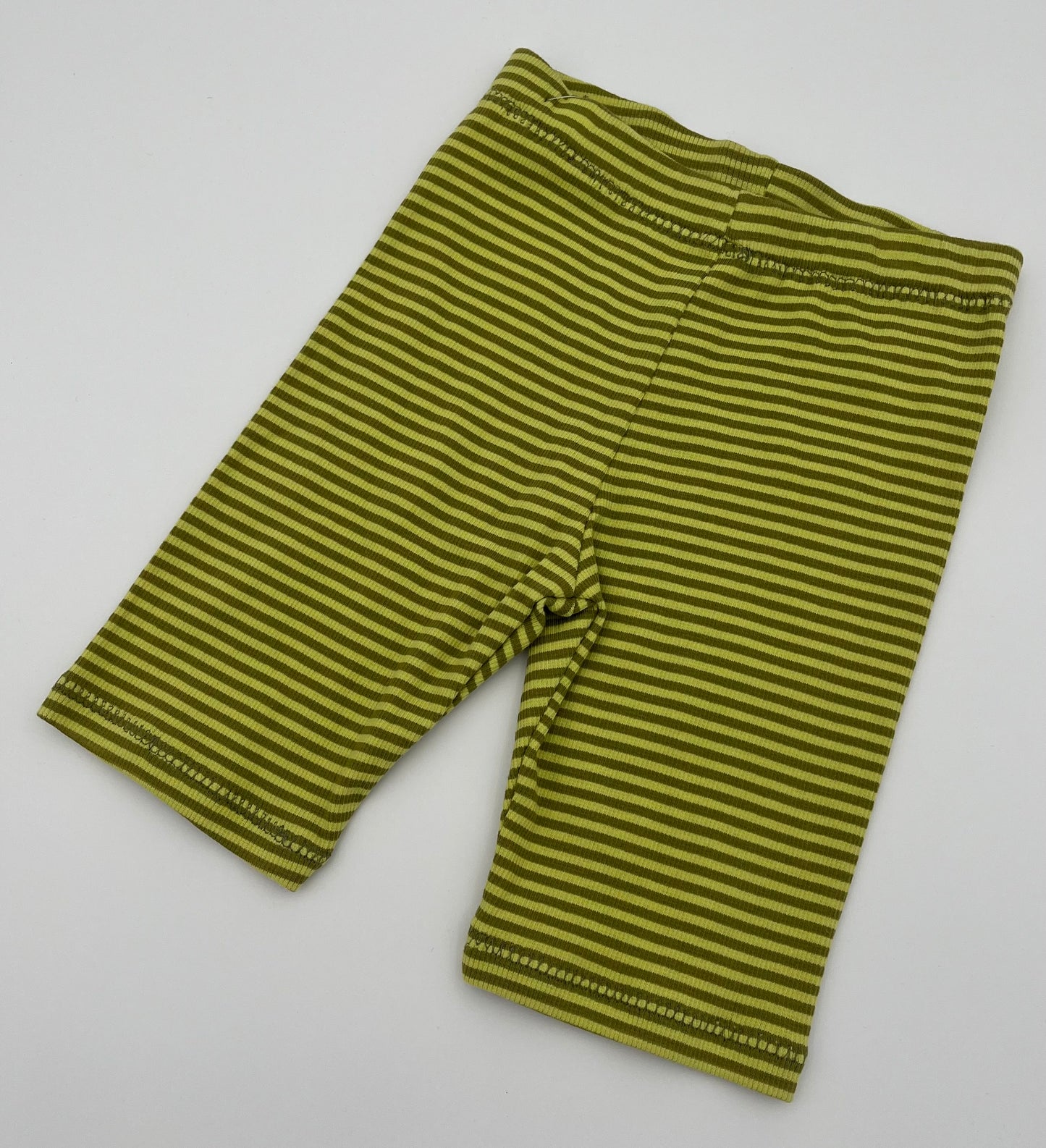 Handgemachte Kleinkindhose – ein liebevolles Unikat Gr. 104