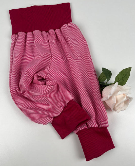 Handgemachte Babyhose – ein liebevolles Unikat Gr. 62 / 68