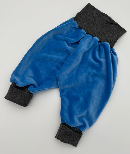 Handgemachte Babyhose – ein liebevolles Unikat Gr. 62/68
