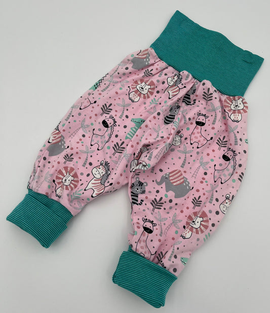 Handgemachte Babyhose – ein liebevolles Unikat Gr. 56/62